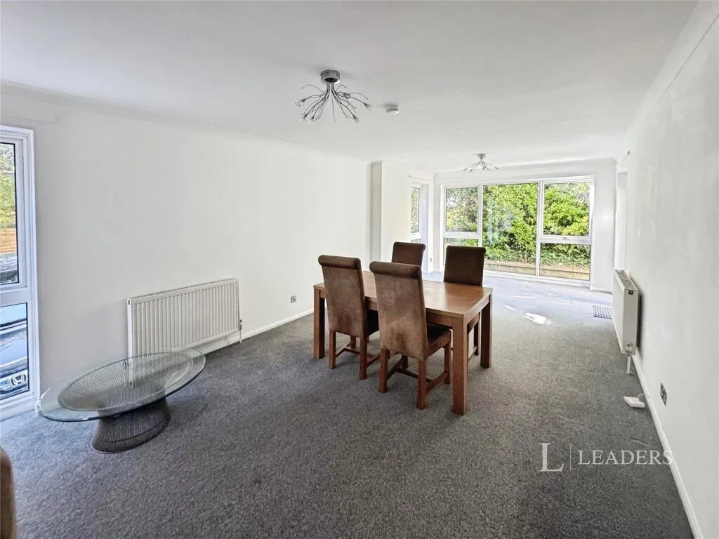 3 bedroom flat for rent