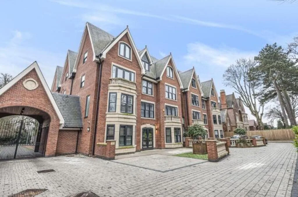 3 bedroom flat for rent