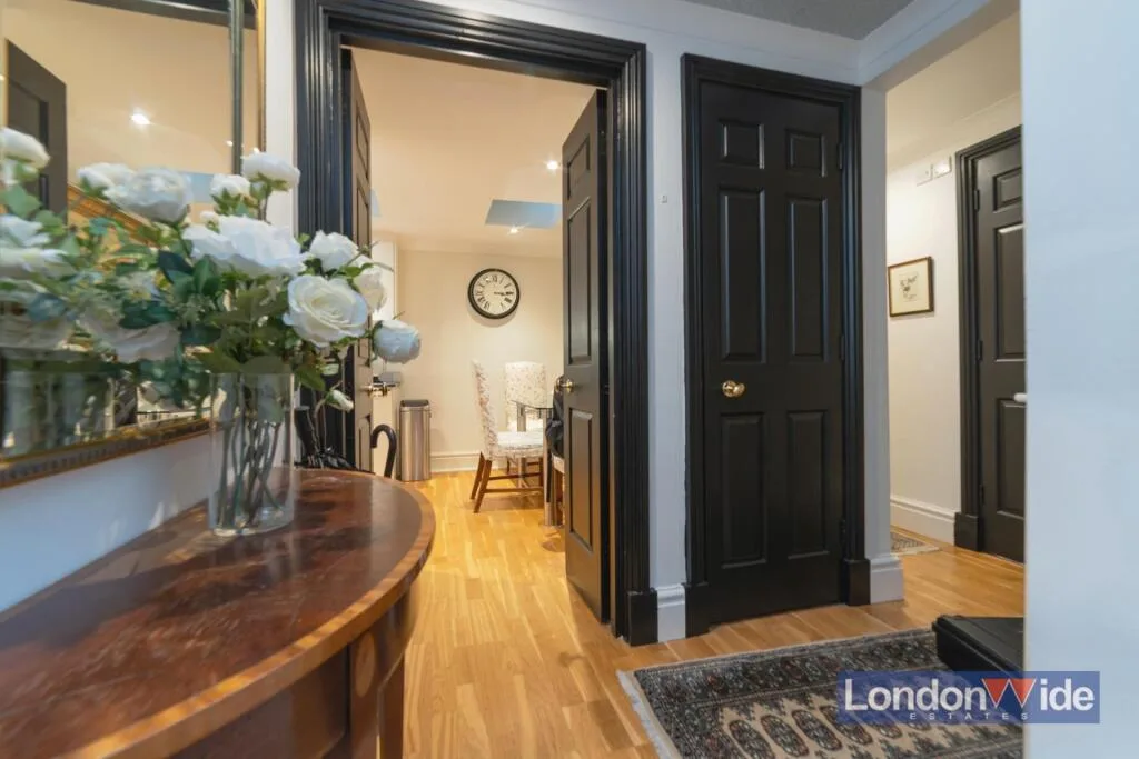 3 bedroom mews property for rent