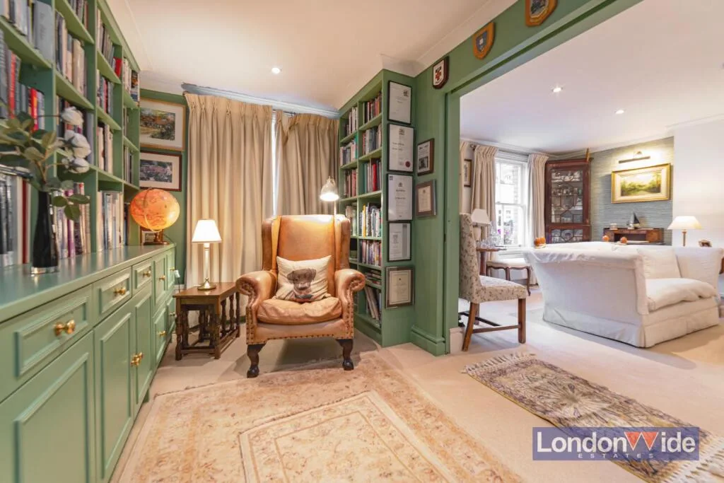 3 bedroom mews property for rent