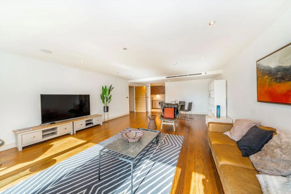 3 bedroom flat for rent