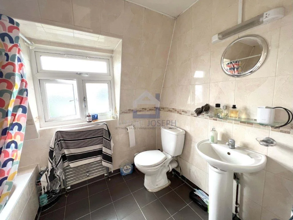 3 bedroom flat for rent