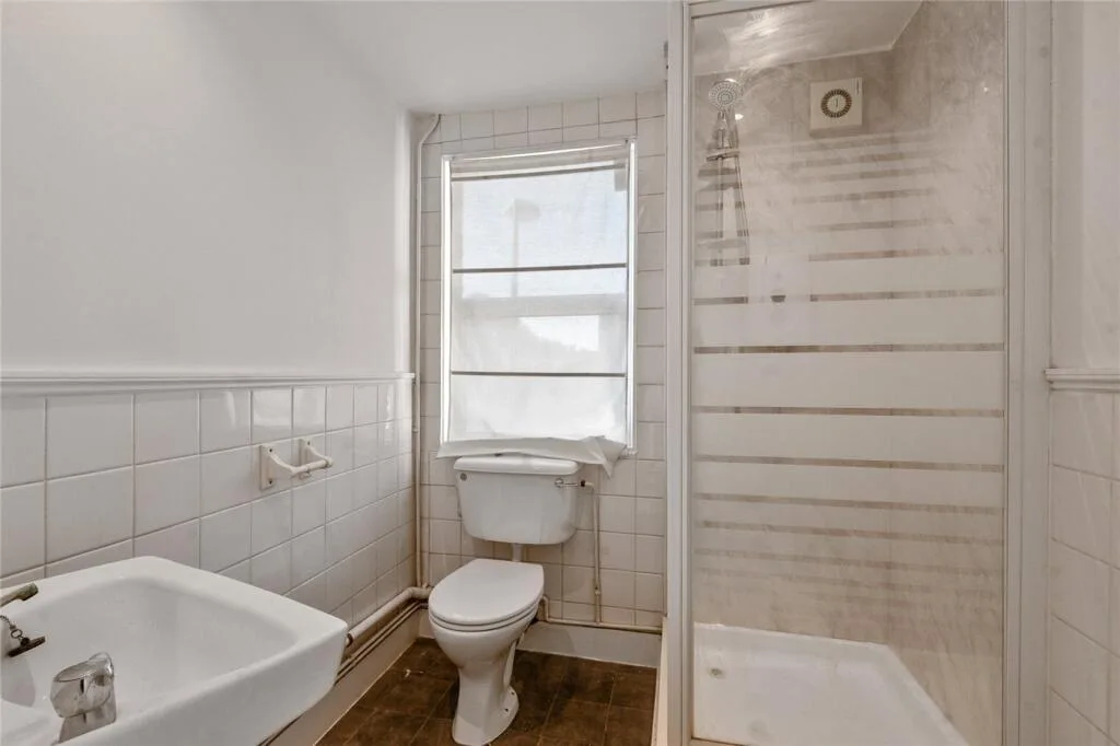 2 bedroom maisonette for rent
