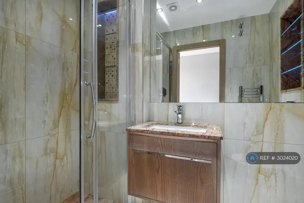 3 bedroom flat for rent