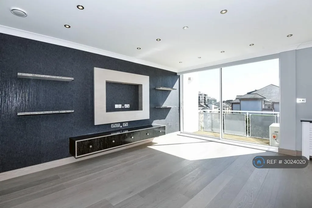 3 bedroom flat for rent