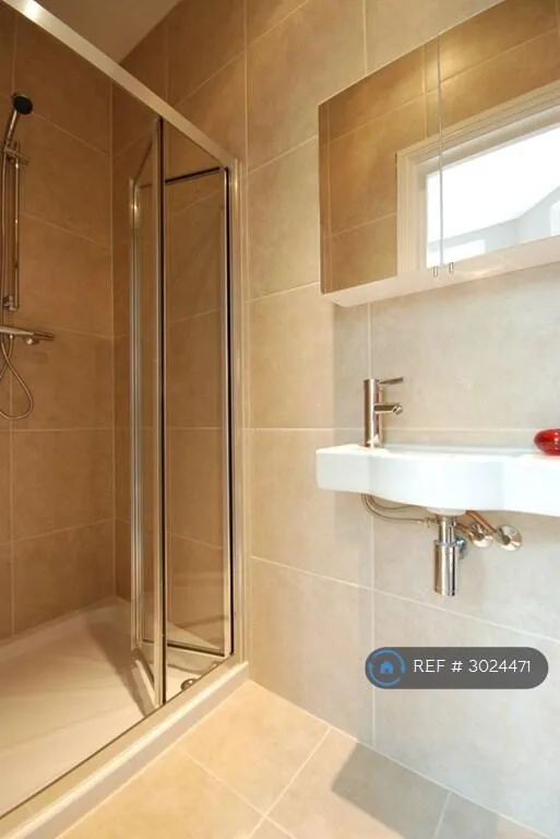 4 bedroom flat for rent