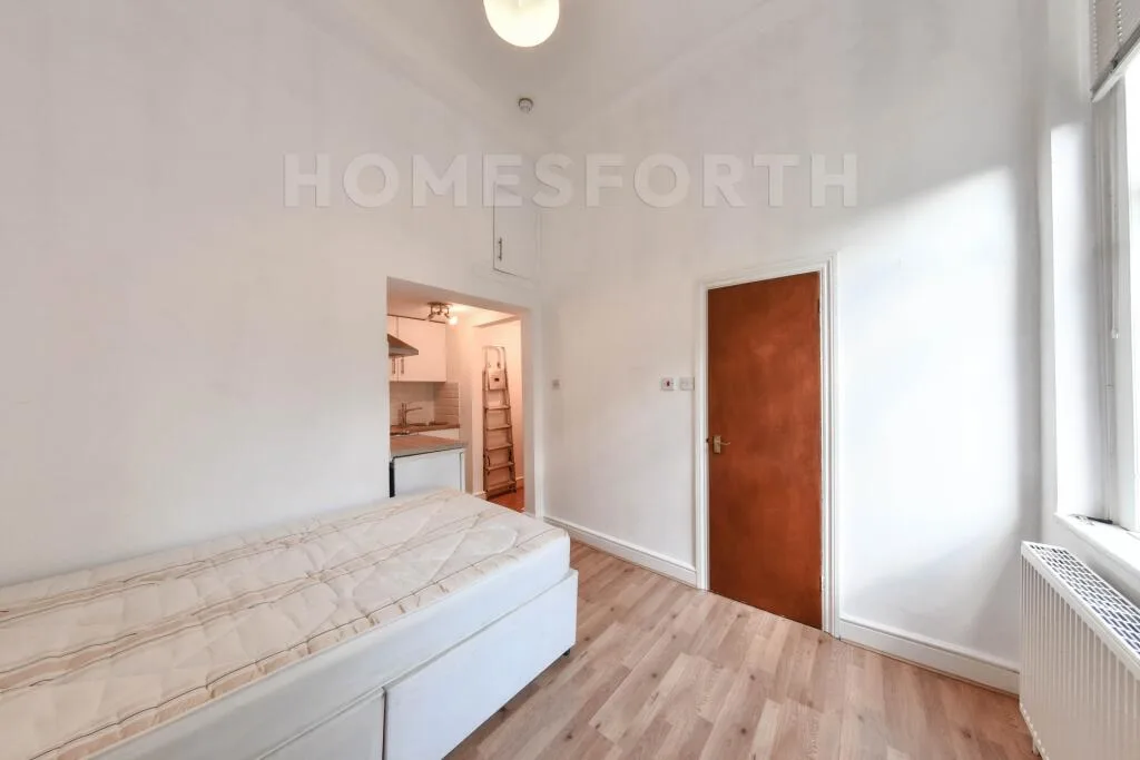 Studio flat for rent