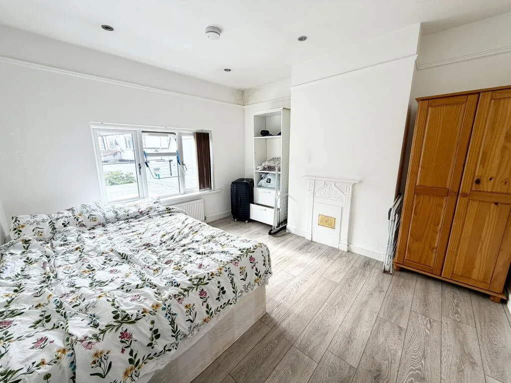 3 bedroom flat for rent