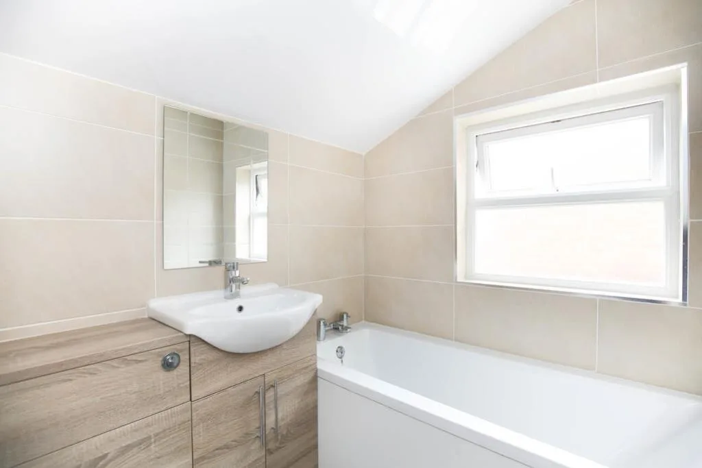 4 bedroom maisonette for rent