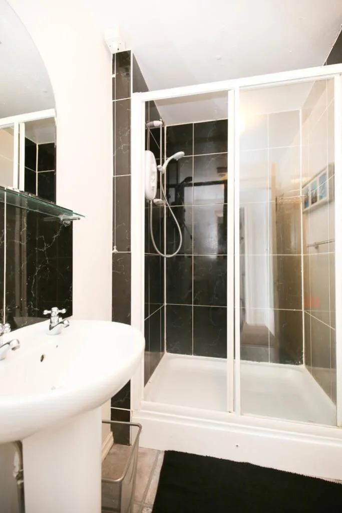 4 bedroom maisonette for rent