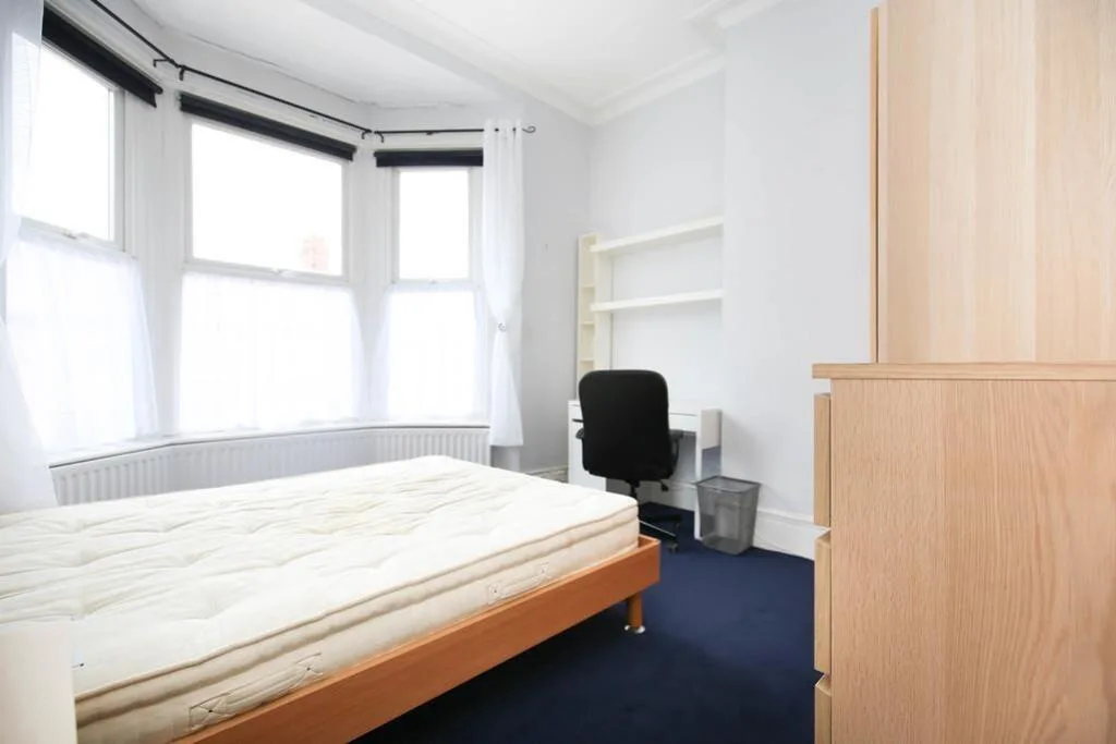 4 bedroom maisonette for rent
