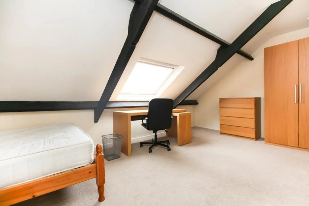 4 bedroom maisonette for rent