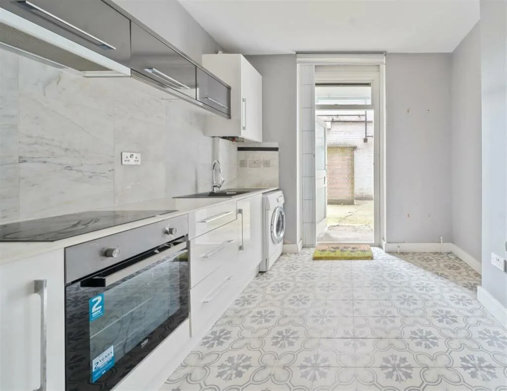 3 bedroom apartment for rent