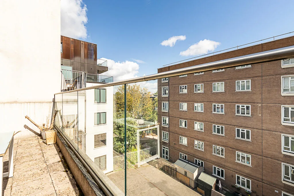 3 bedroom flat for rent