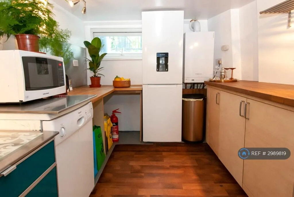 2 bedroom house boat for rent