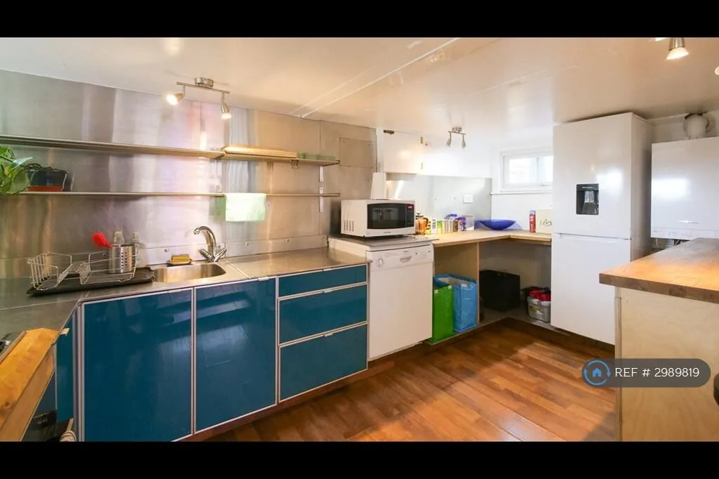 2 bedroom house boat for rent