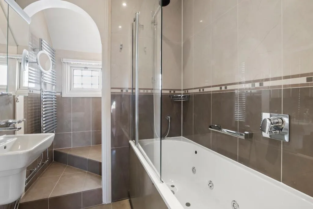 4 bedroom flat for rent