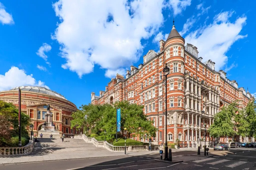 4 bedroom flat for rent