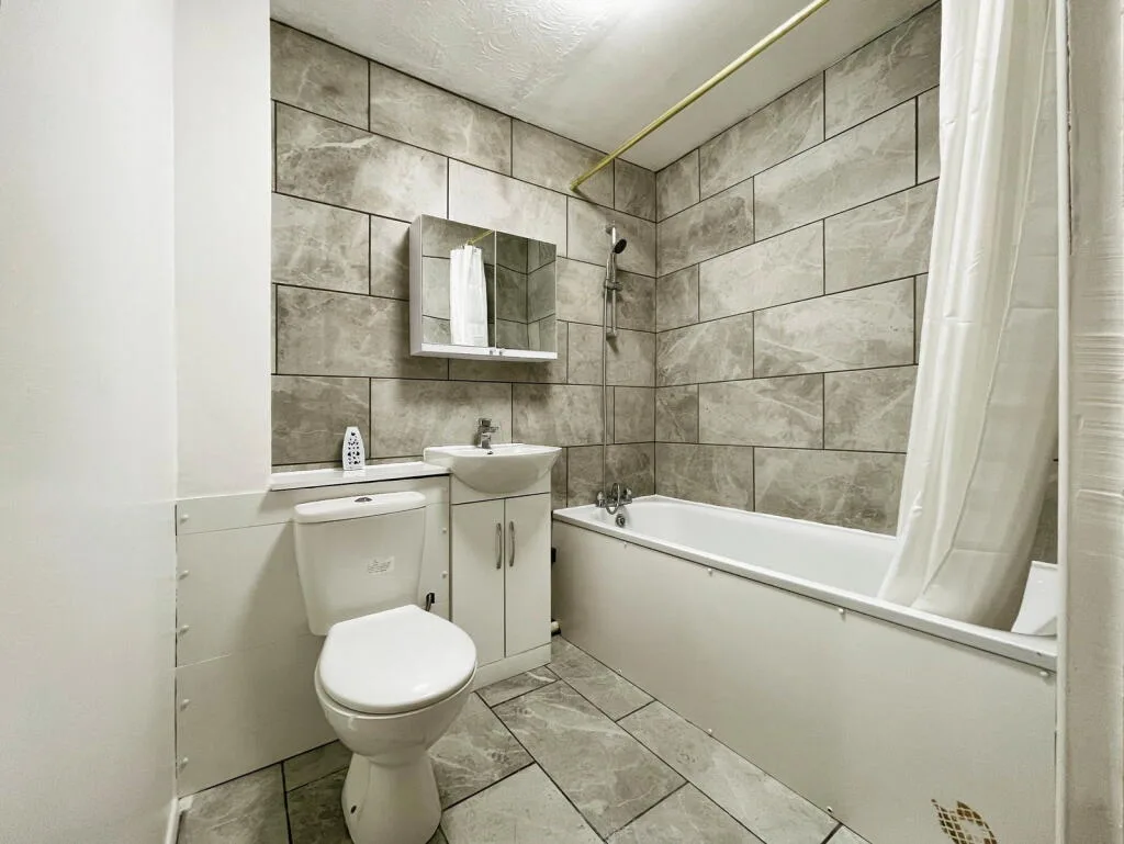 2 bedroom ground floor flat for rent