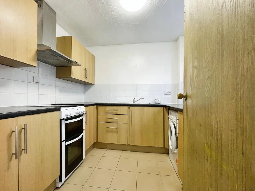 2 bedroom ground floor flat for rent