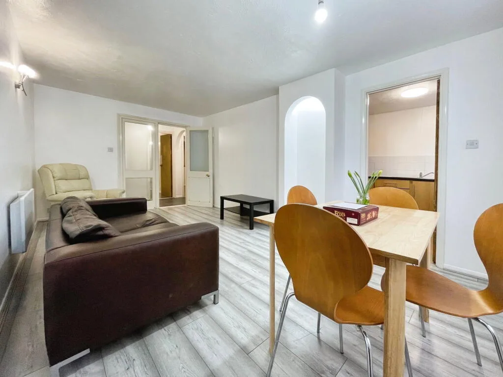 2 bedroom ground floor flat for rent