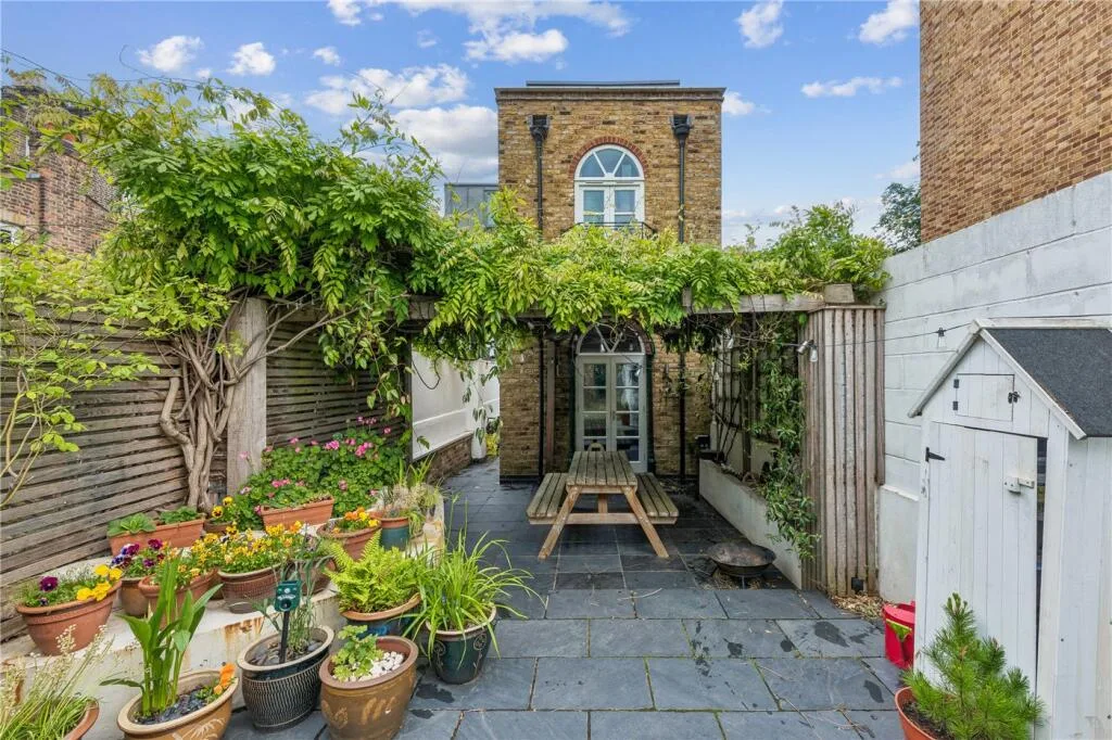 3 bedroom detached house for rent