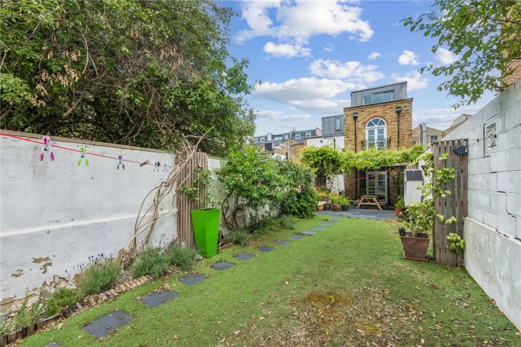 3 bedroom detached house for rent