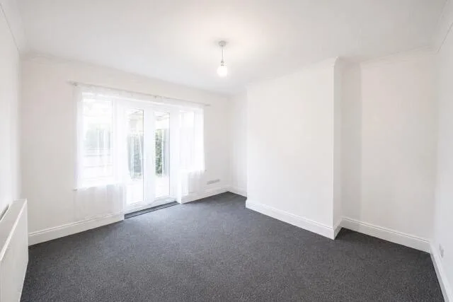 3 bedroom semi-detached house for rent