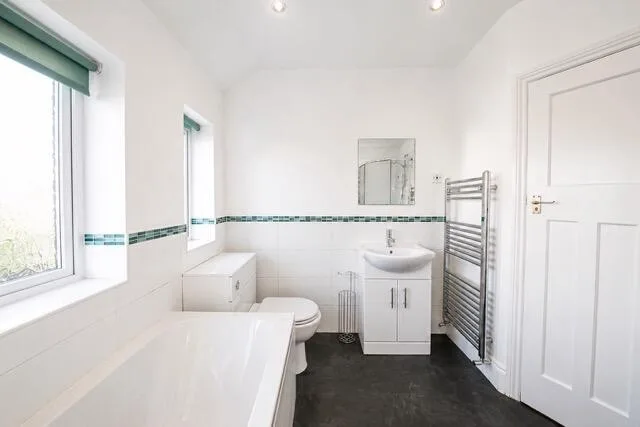 3 bedroom semi-detached house for rent