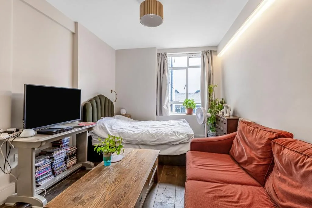 Studio flat for rent