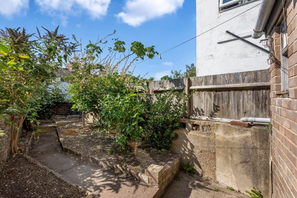 4 bedroom terraced house for rent