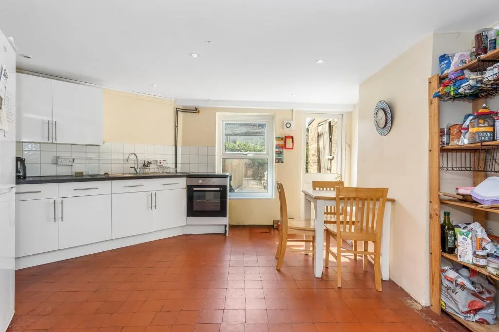 4 bedroom terraced house for rent