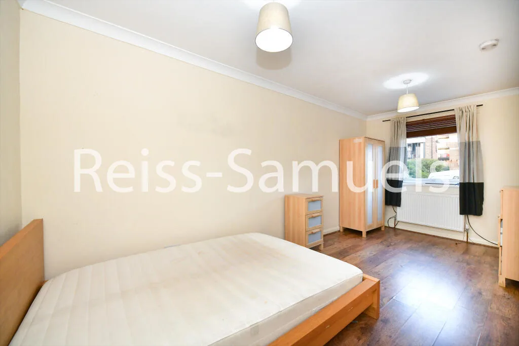 5 bedroom end of terrace house for rent