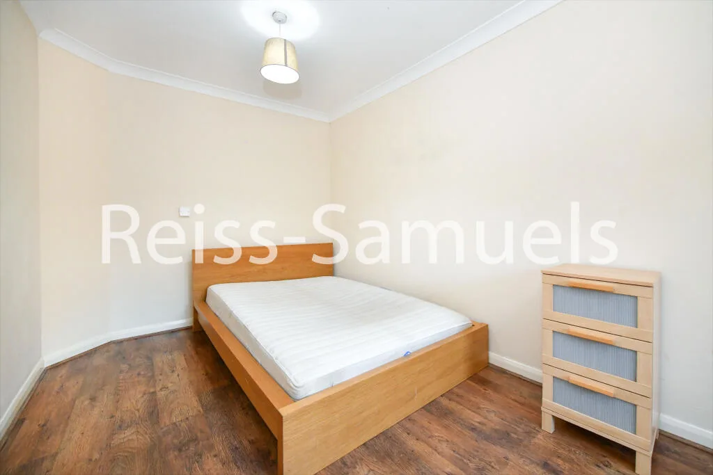 5 bedroom end of terrace house for rent