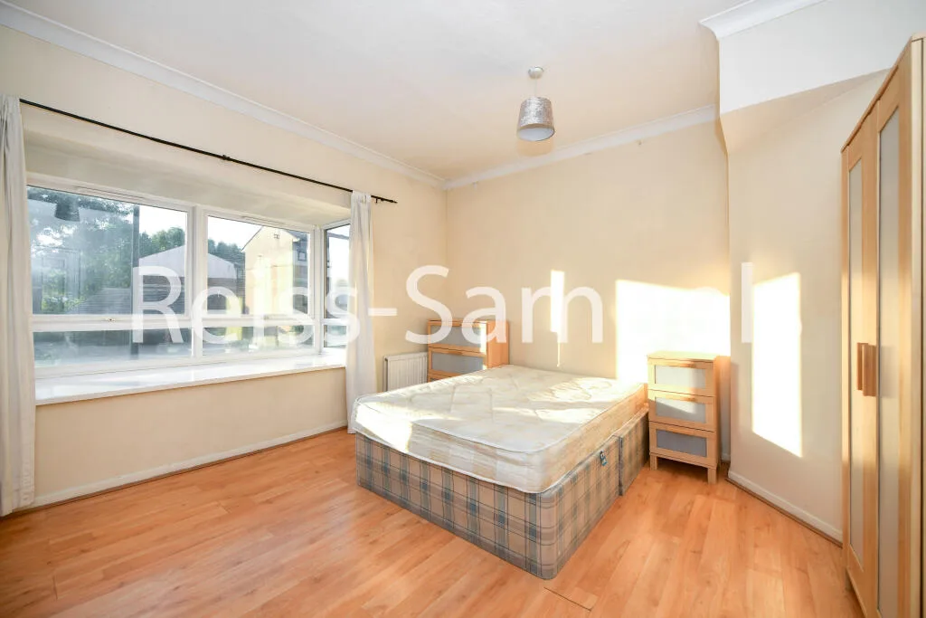 5 bedroom end of terrace house for rent