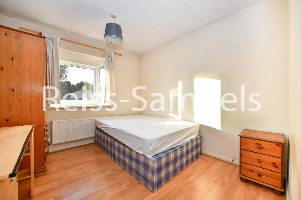 5 bedroom end of terrace house for rent