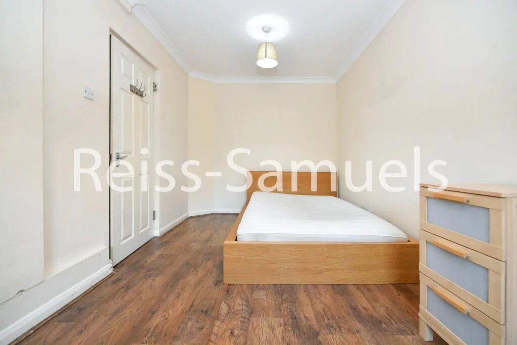 5 bedroom end of terrace house for rent