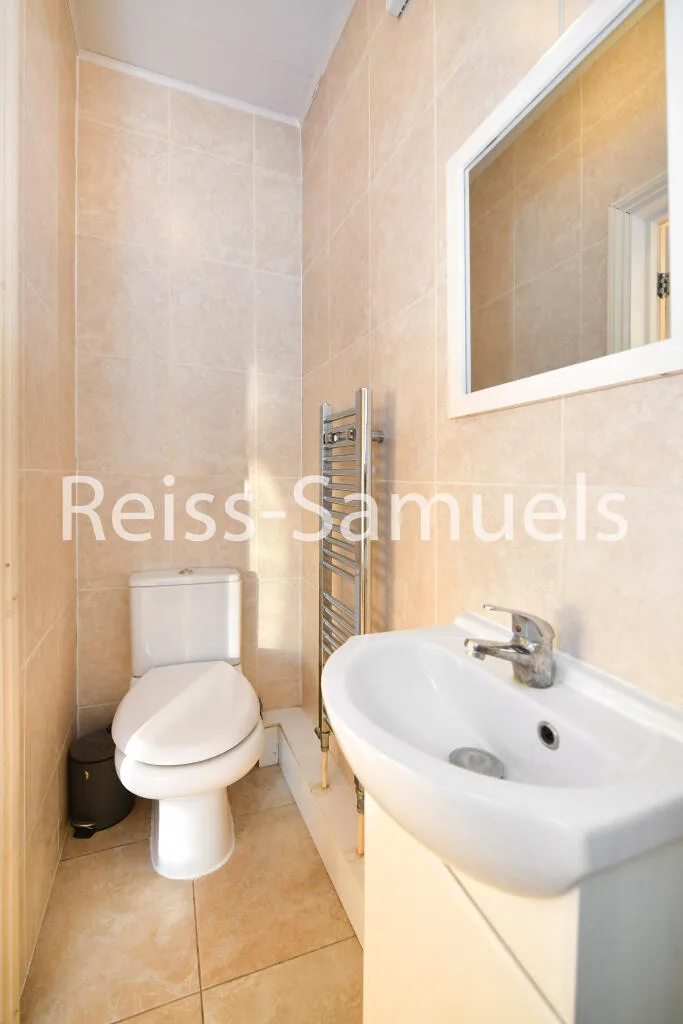 5 bedroom end of terrace house for rent