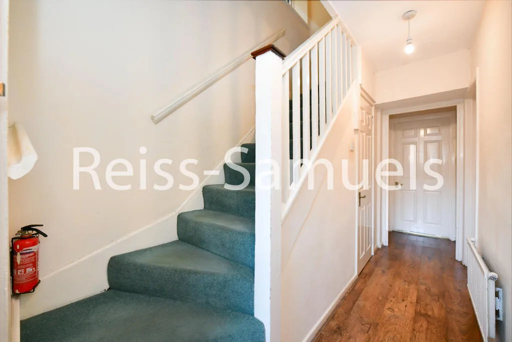 5 bedroom end of terrace house for rent