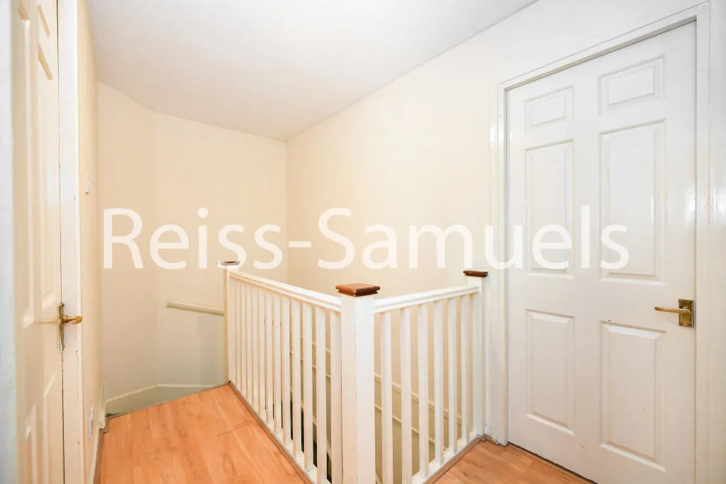 5 bedroom end of terrace house for rent