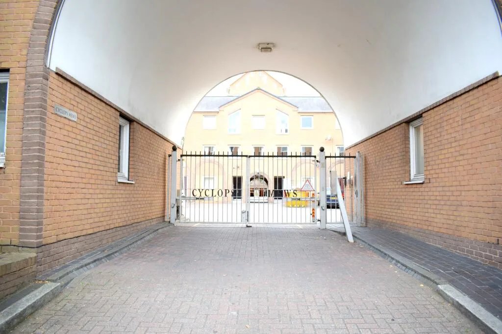 4 bedroom terraced house for rent