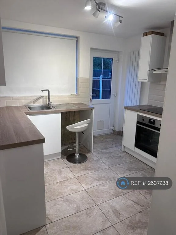 2 bedroom semi-detached house for rent