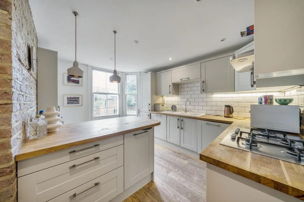 3 bedroom flat for rent