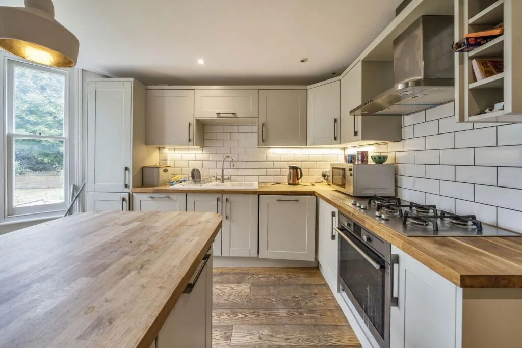3 bedroom flat for rent