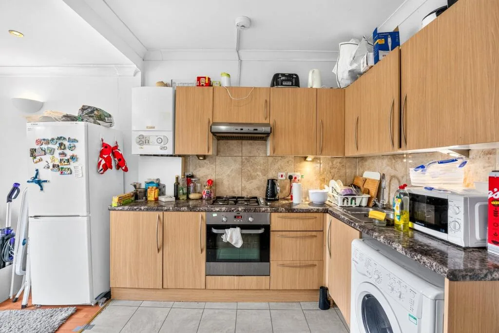 3 bedroom maisonette for rent