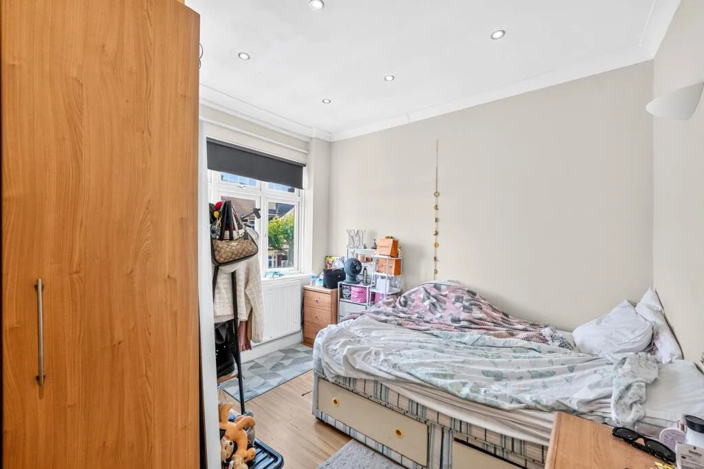 3 bedroom maisonette for rent