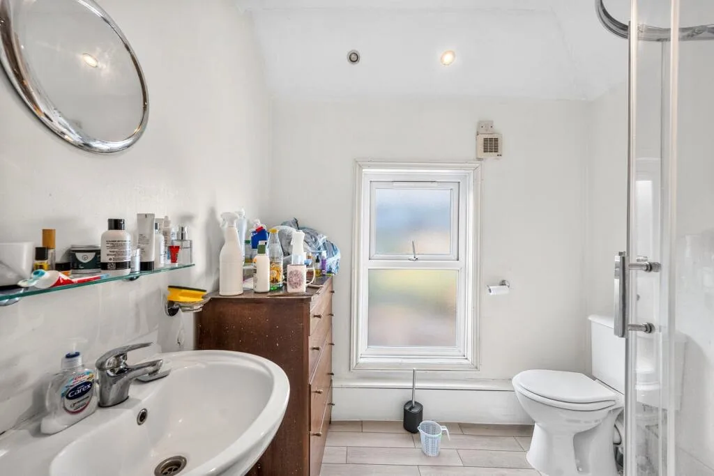 3 bedroom maisonette for rent