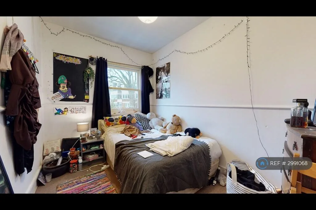 6 bedroom semi-detached house for rent