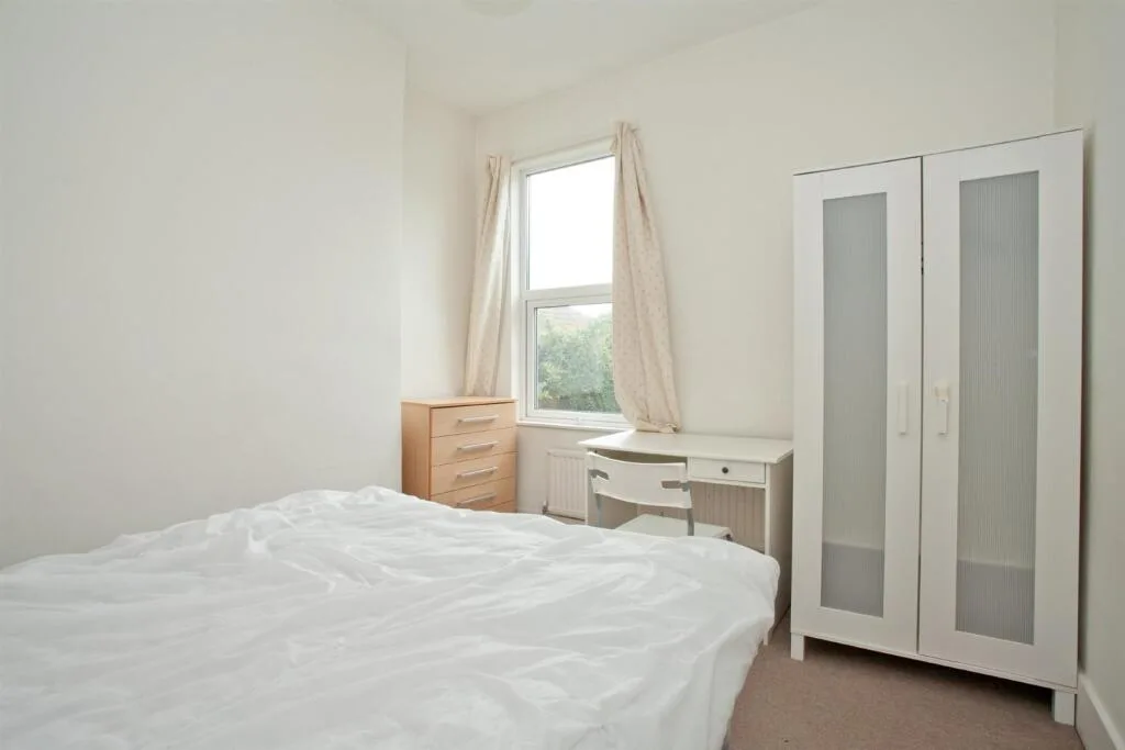 5 bedroom terraced house for rent
