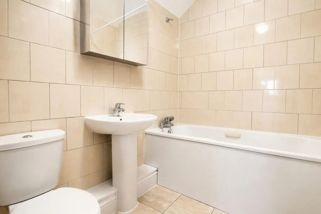 3 bedroom flat for rent